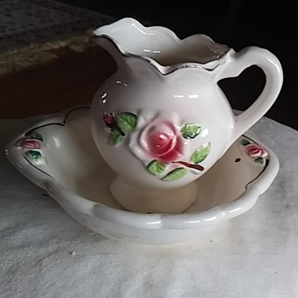 Other - Darling textured miniature wash basin and pitcher